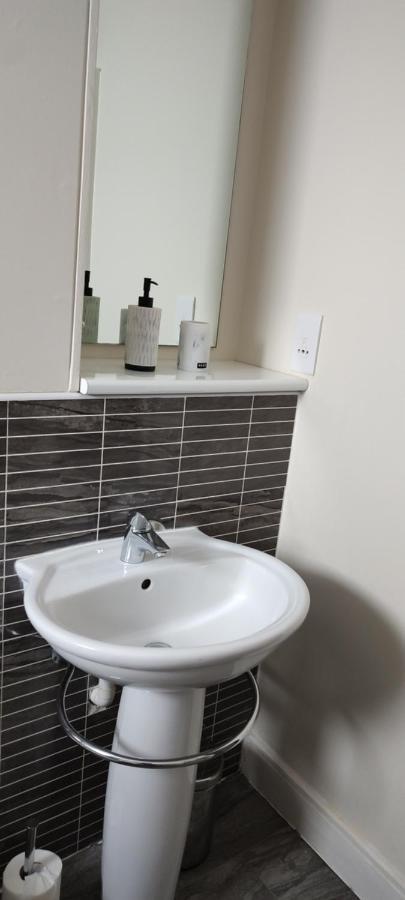 Meridian Bay Apartment スウォンジー エクステリア 写真